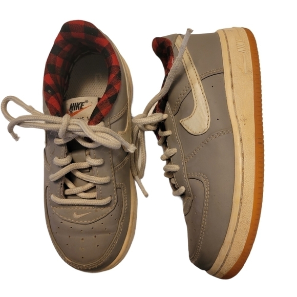 Nike Air Force 1 LV8 GS 'Light Taupe' Sneakers - Picture 1 of 8